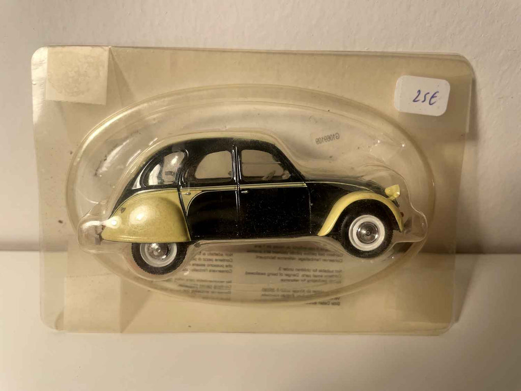 Citroën 2 CV 6 Dolly noire et beige - Norev (sous blister)
