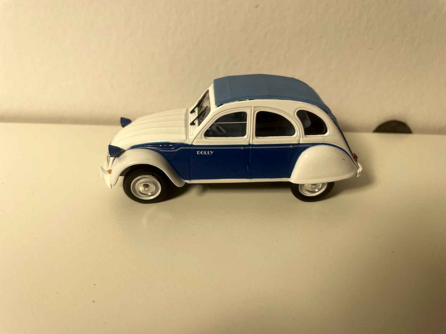 Citroën 2 CV 6 Dolly niebieska i biała - Norev