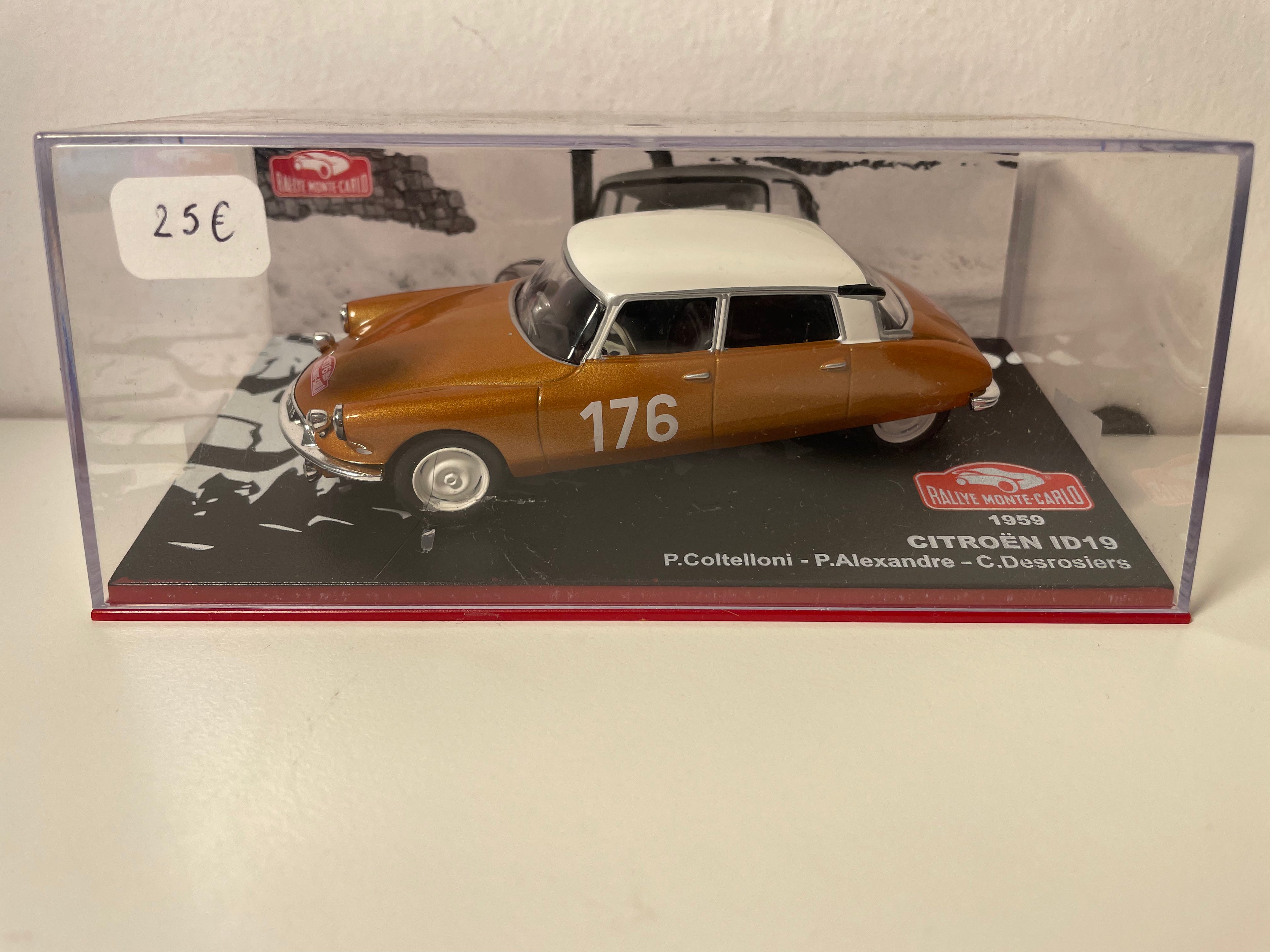 Citroën ID 19 braun mit gebrochenem weißen Dach Nummer 176 - Monte-Carlo Rallye 1959