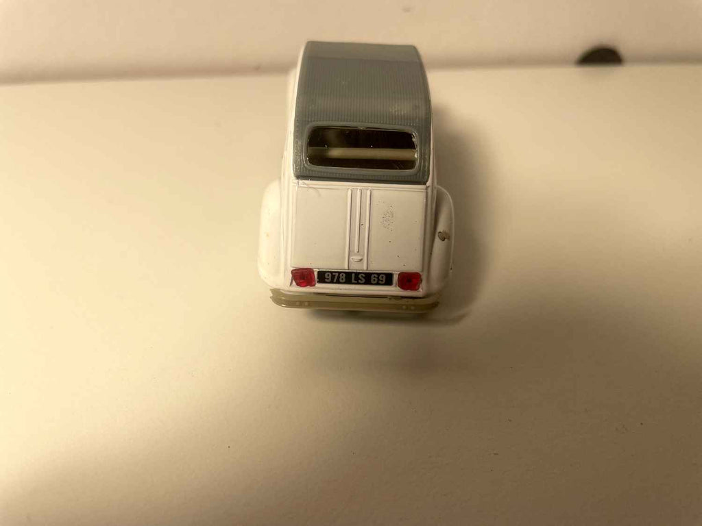 Citroën 2 CV 6 Dolly gris a wäiss - Norev