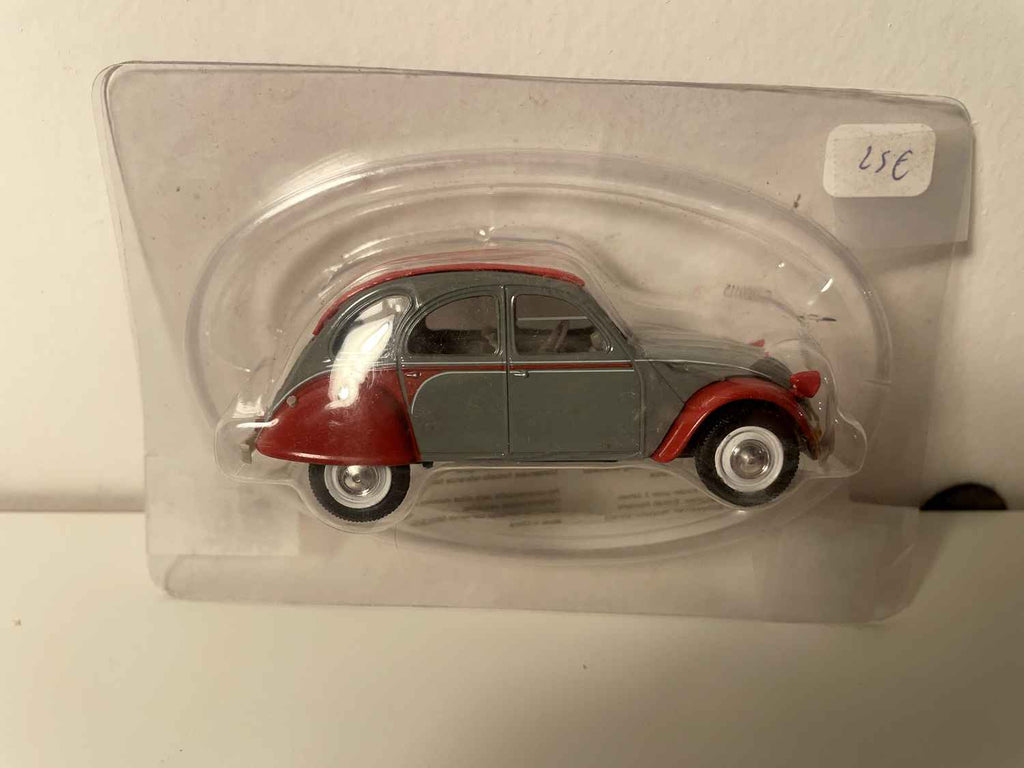 Citroën 2 CV 6 Dolly Grey and Red - Norev