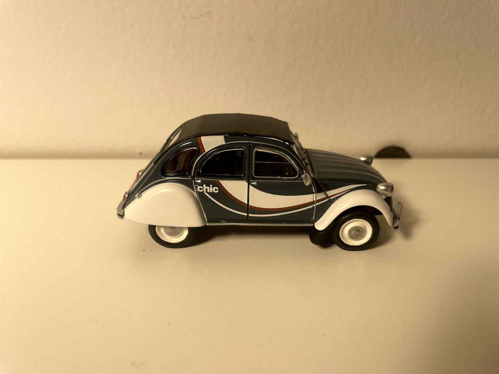 Citroën 2 CV 6 CHIC wit en grijs - Eligor