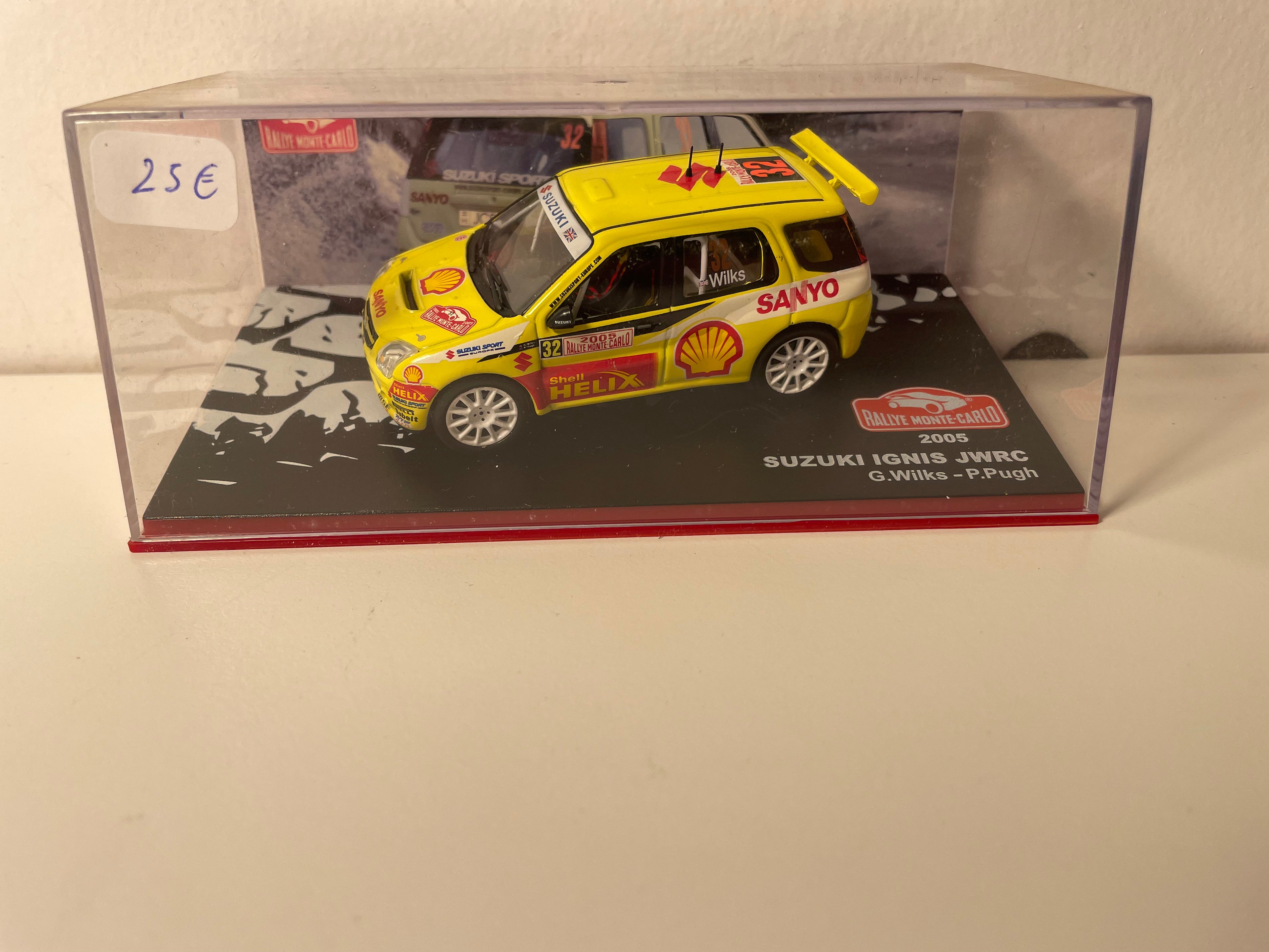 Suzuki Ignis JWRC giel Nummer 32 - Rallye vu Monte-Carlo 2005
