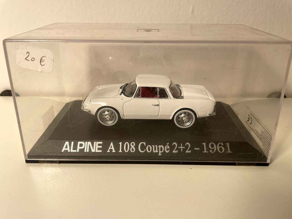 Wäissen Renault Alpine A108 2+2 Coupé vun 1961