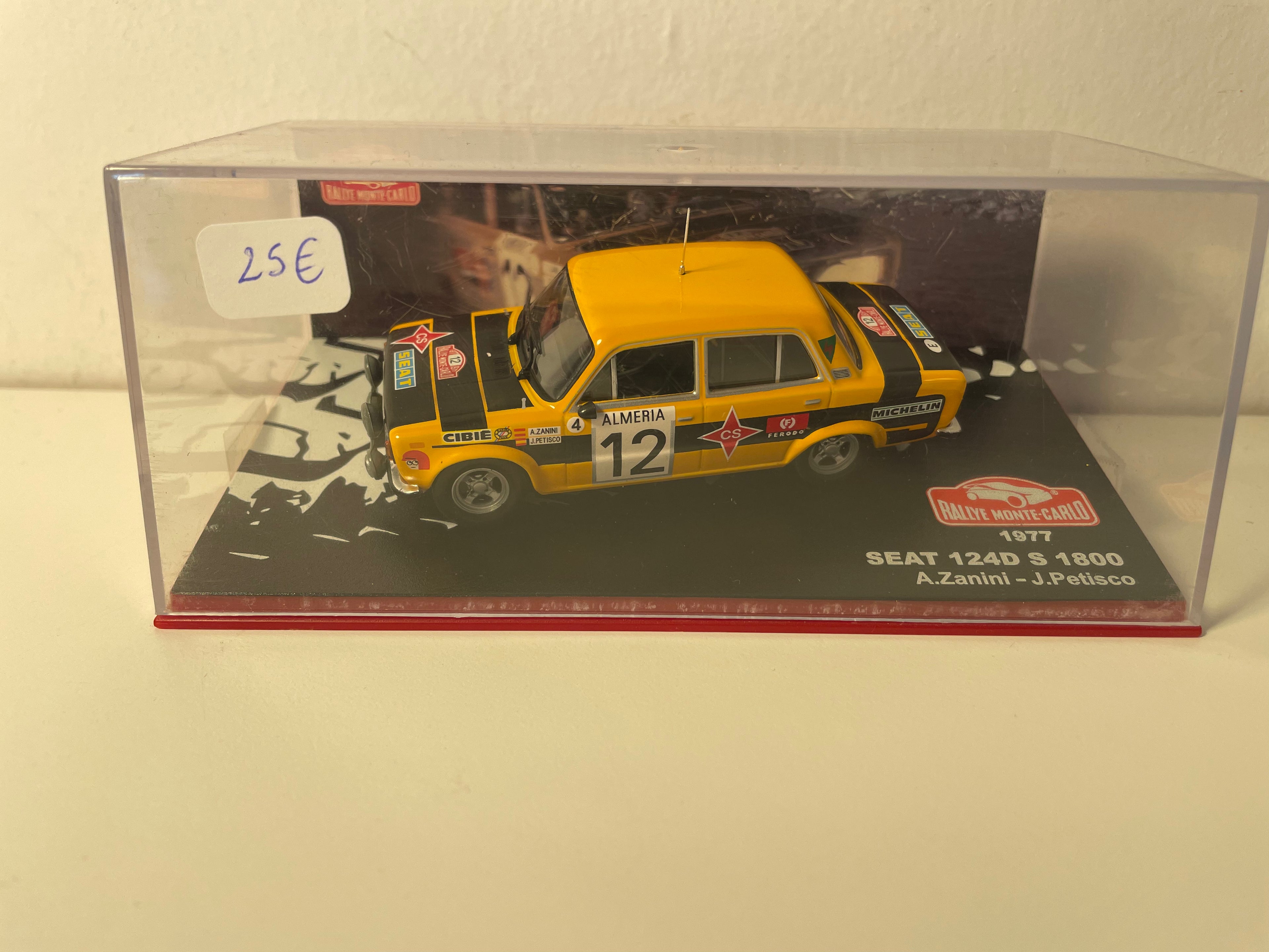 Seat 124D S 1800 arancione e nera numero 12 - rally di Monte-Carlo del 1977