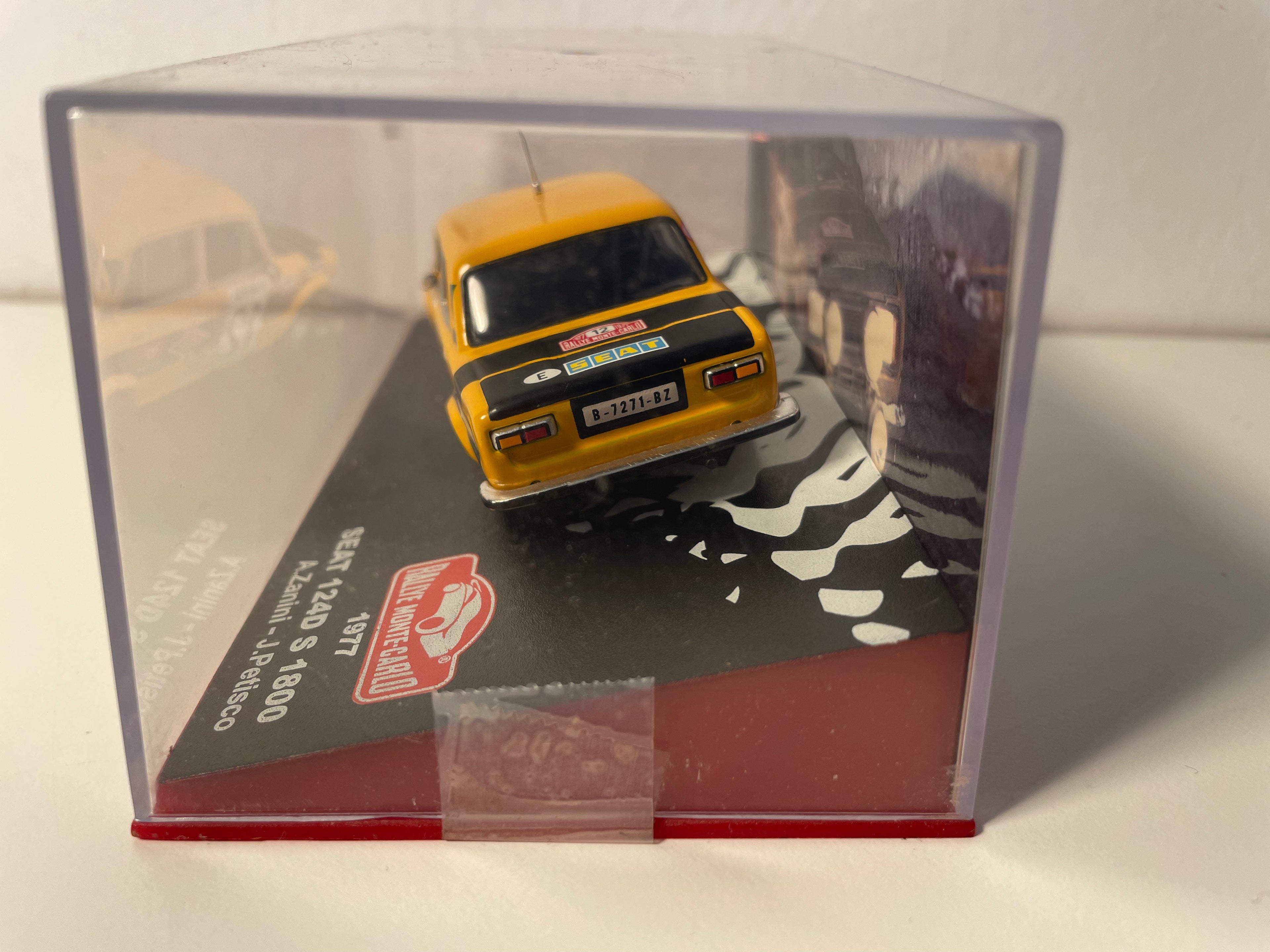 Seat 124D S 1800 arancione e nera numero 12 - rally di Monte-Carlo del 1977