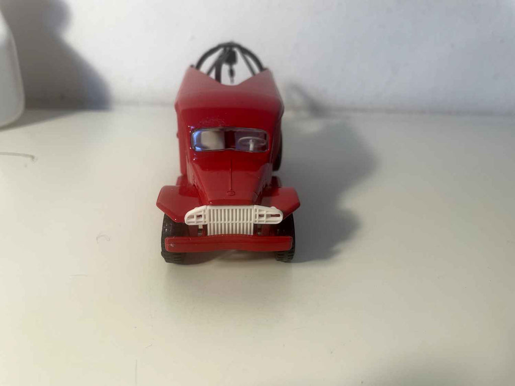 Red FIREFIGHTER Dodge tow truck (Solido reference 2156)