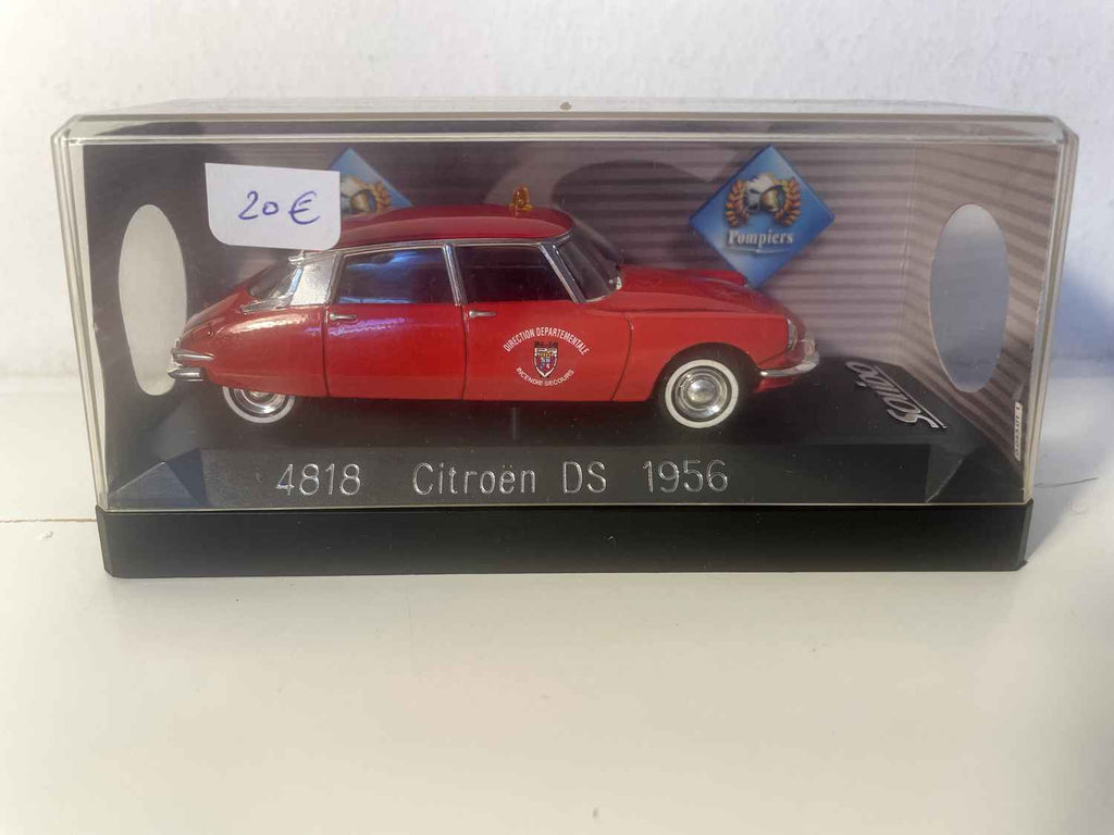 Citroën DS rouge POMPIERS de 1956 (Solido référence 4818)