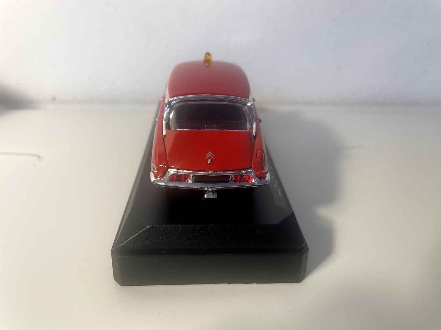Citroën DS rouge POMPIERS de 1956 (Solido référence 4818)