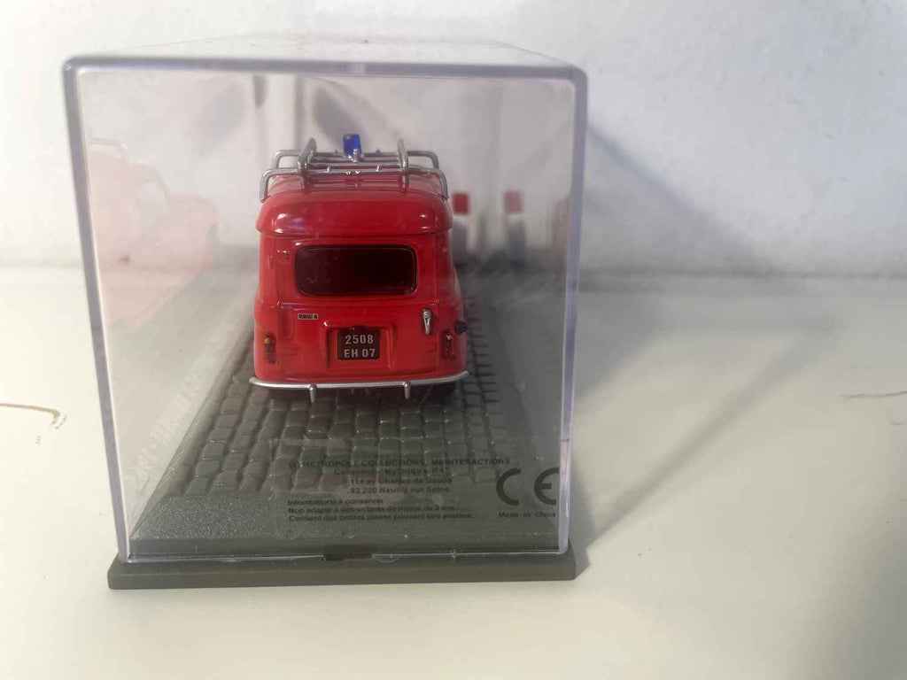 1965 rote Renault 4 Transporter der Annonay Feuerwehr
