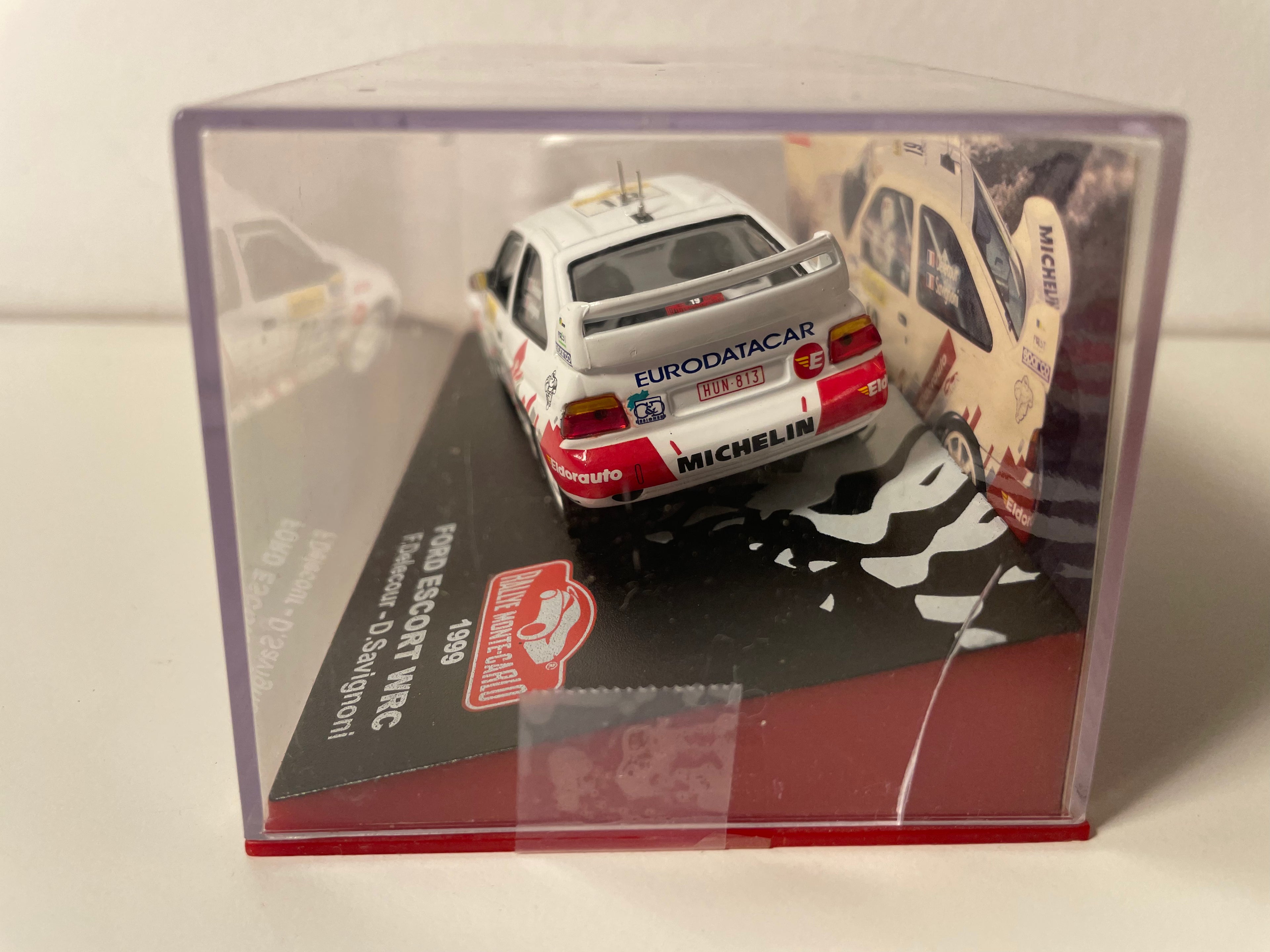 Ford Focus WRC blanche numéro 19 - rallye de Monté-Carlo de 1999