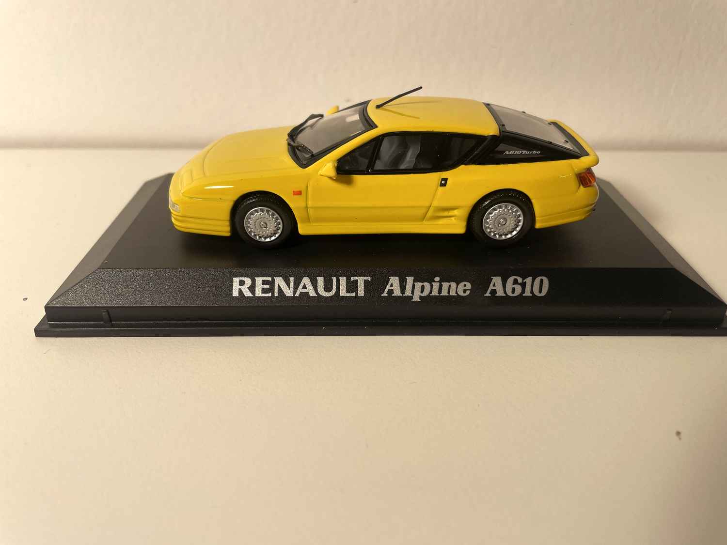 Renault Alpine A610 jaune - Norev