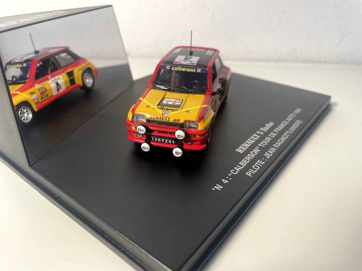 Renault 5 Turbo jaune, rouge et noire numéro 4 Calberson - tour de France auto 1980 (coffret boite rectangle) - Universal Hobbies