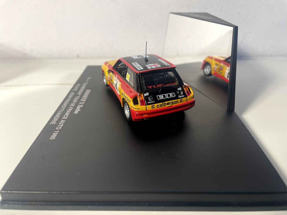 Renault 5 Turbo jaune, rouge et noire numéro 4 Calberson - tour de France auto 1980 (coffret boite rectangle) - Universal Hobbies