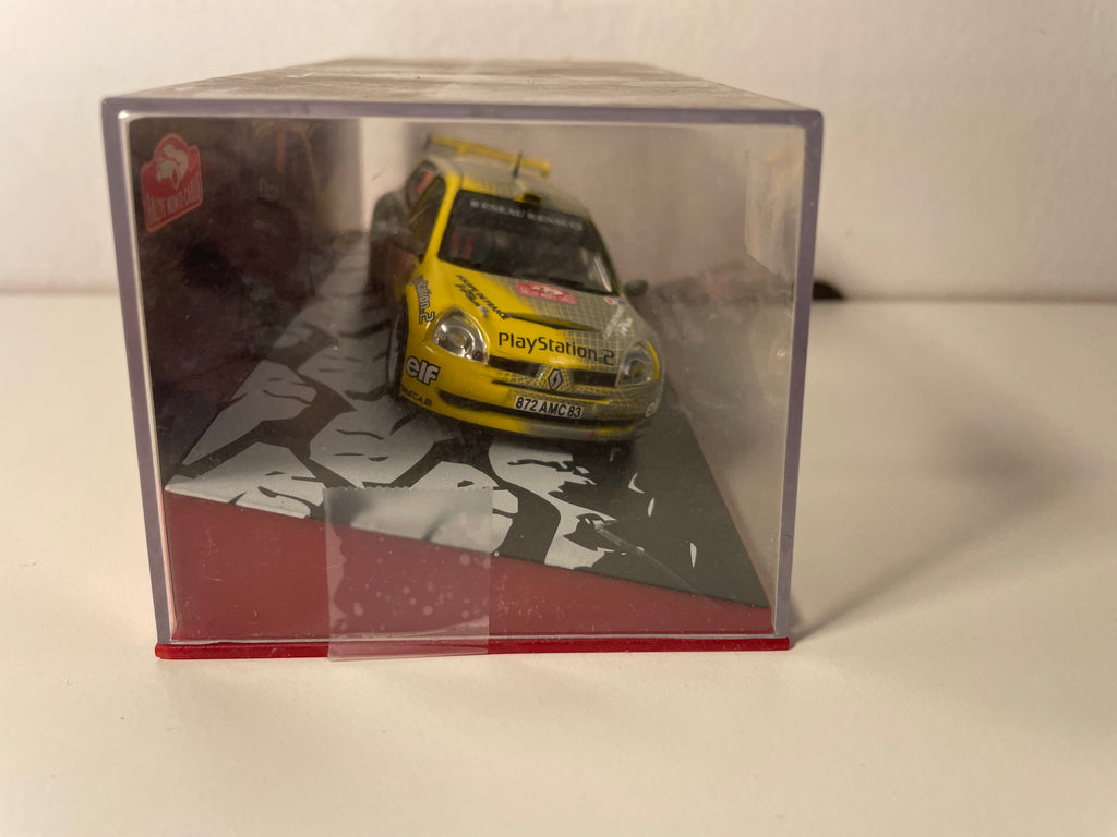 Renault Clio S 1600 jaune et grise numéro 39 - Rallye de Monté-Carlo de 2004