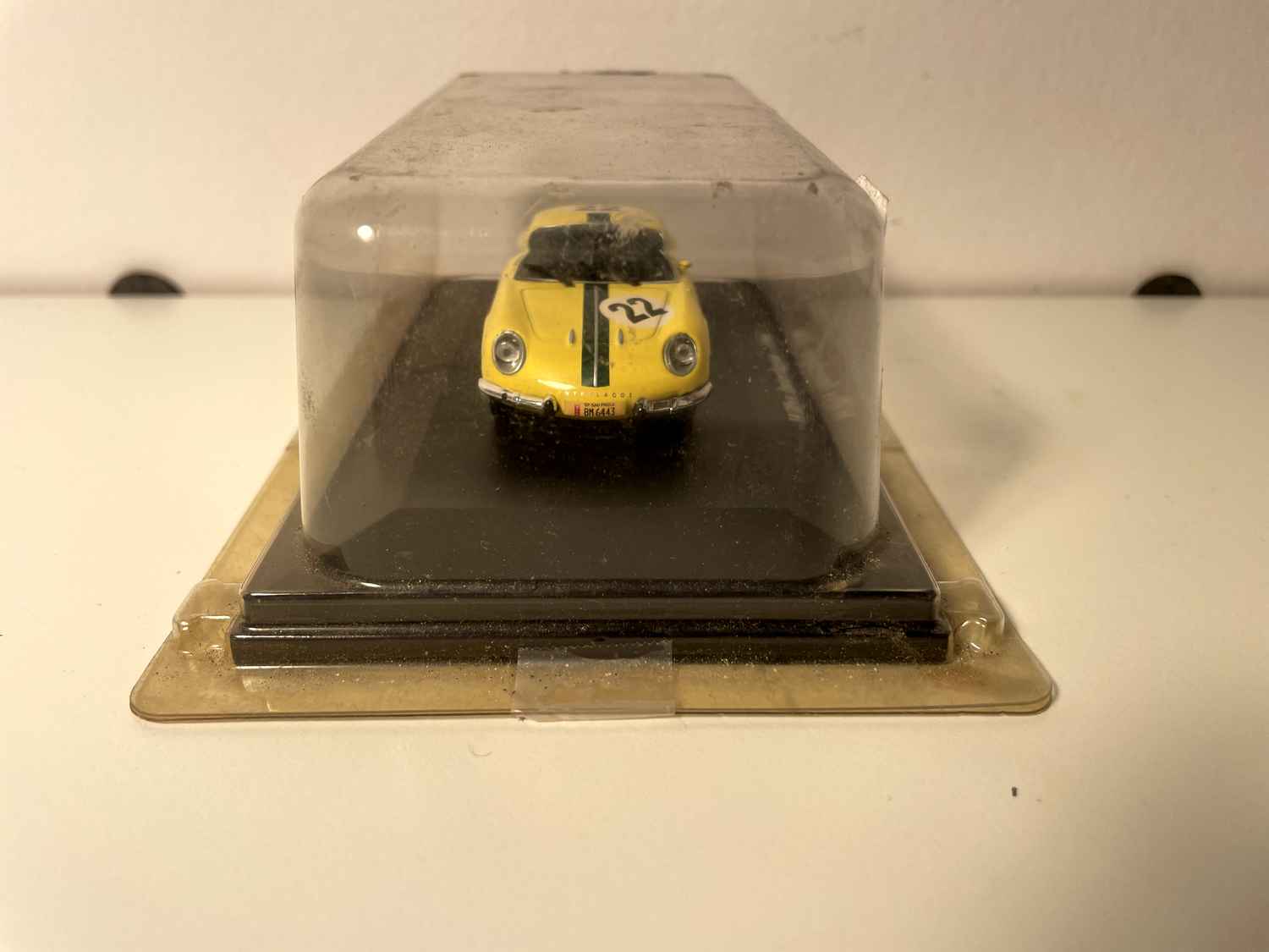 Renault Alpine Willys Interlagos jaune numéro 22 de 1966 (sous blister)