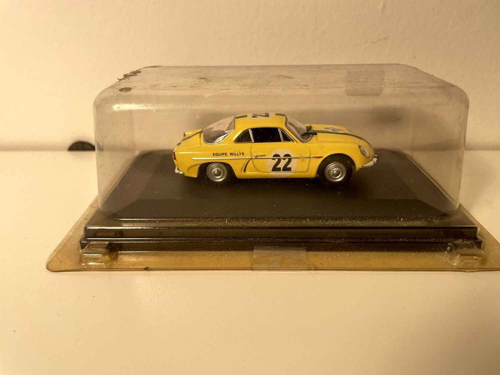 Renault Alpine Willys Interlagos amarillo de 1966 número 22