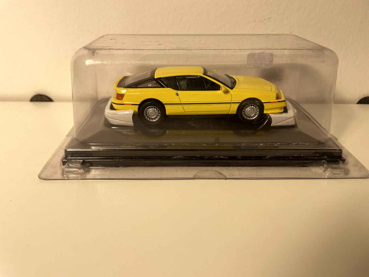 Renault Alpine GTA USA versión amarilla de 1986