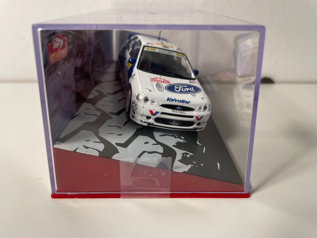 Ford Escort WRC bianca e blu numero 7 - rally di Monte-Carlo del 1998