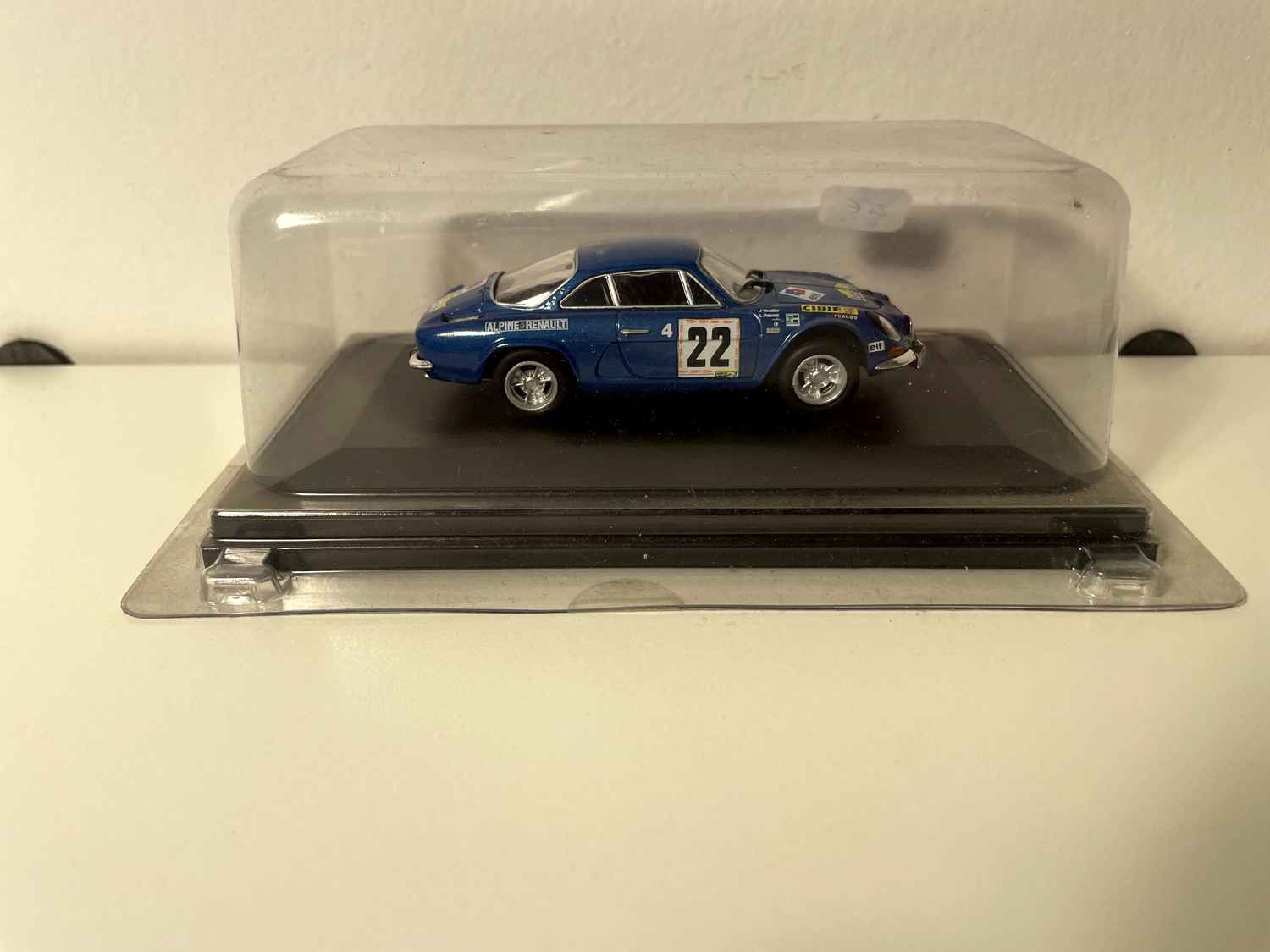 1971 azul Renault Alpine A110 Coupe des Alpes (número 22)