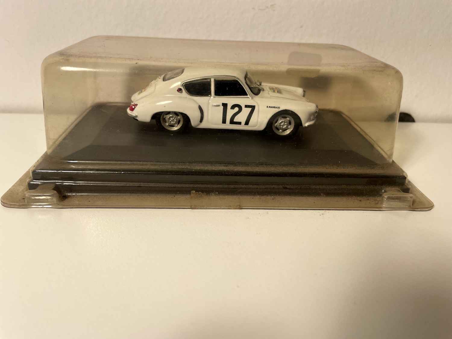 Renault Alpine A106 Tour de France blanco de 1958 (número 127)