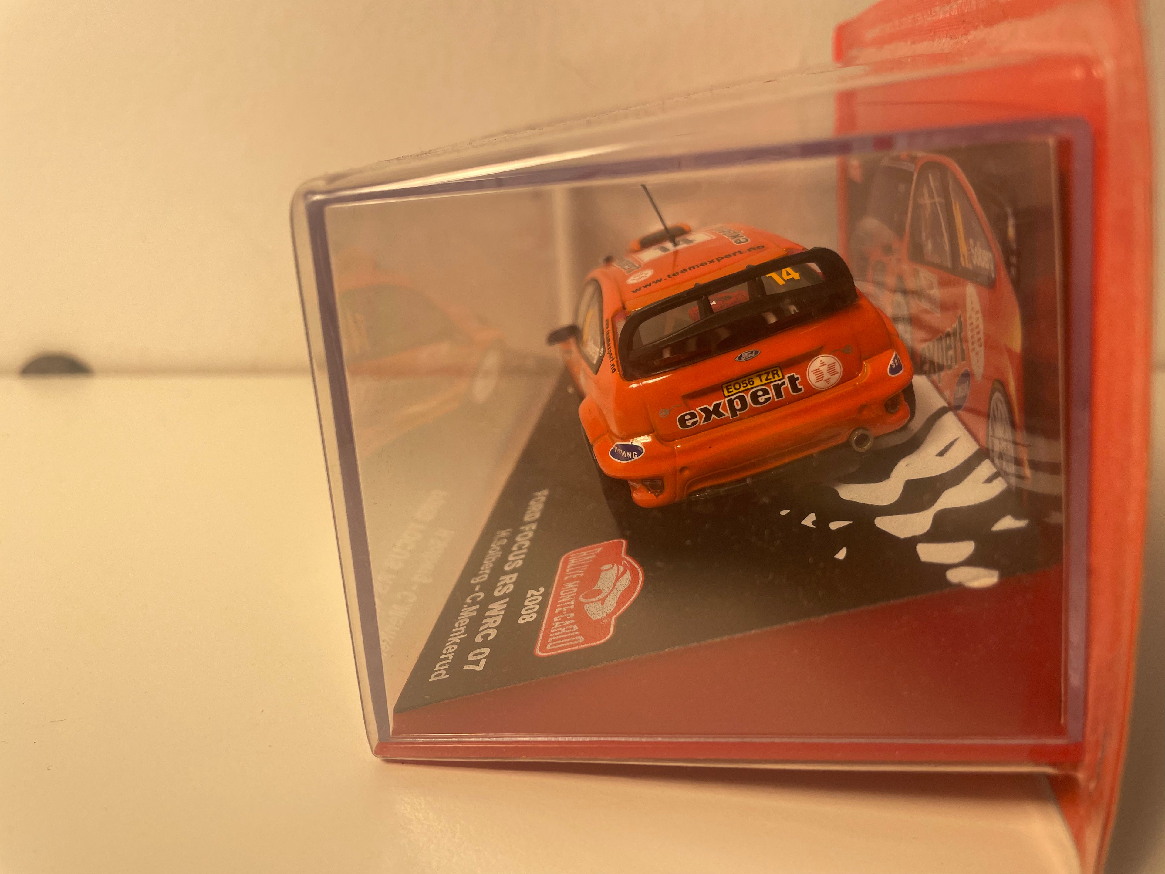Ford Focus RS WRC 07 orange numéro 14 - rallye de Monté-Carlo de 2008