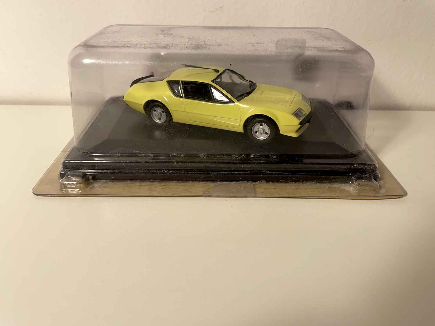 Renault Alpine A310 V6 amarillo de 1976
