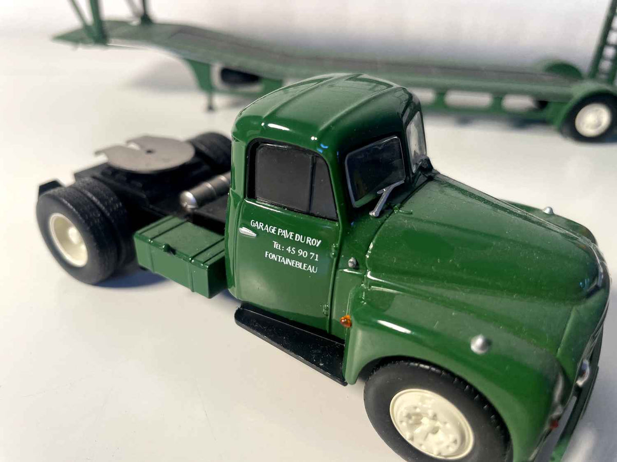 Camion trasportatore di auto Citroën U55 verde IXO (1 specchietto rotto ma presente e 1 specchietto assente)
