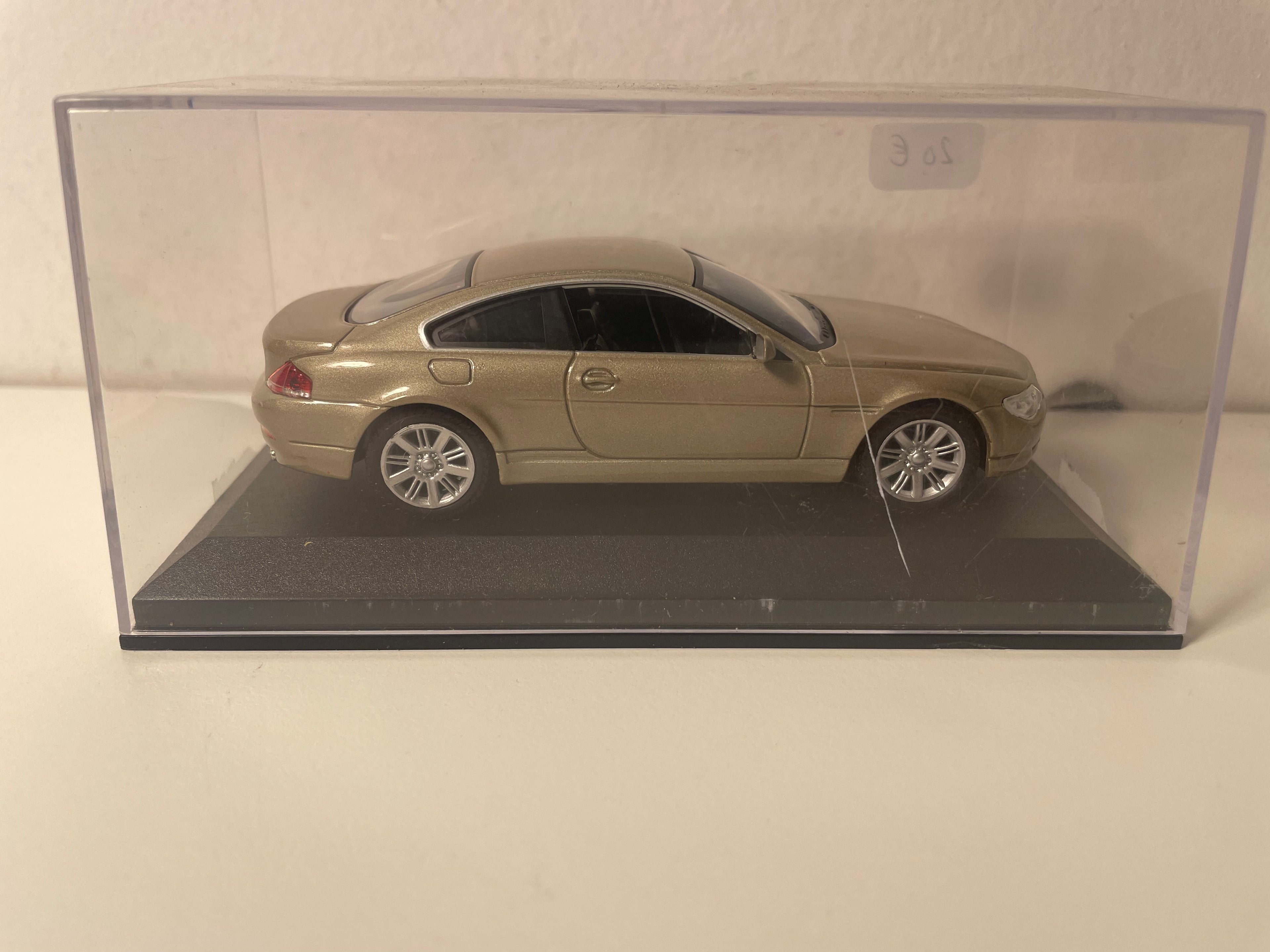 BMW 645i Coupé Braun