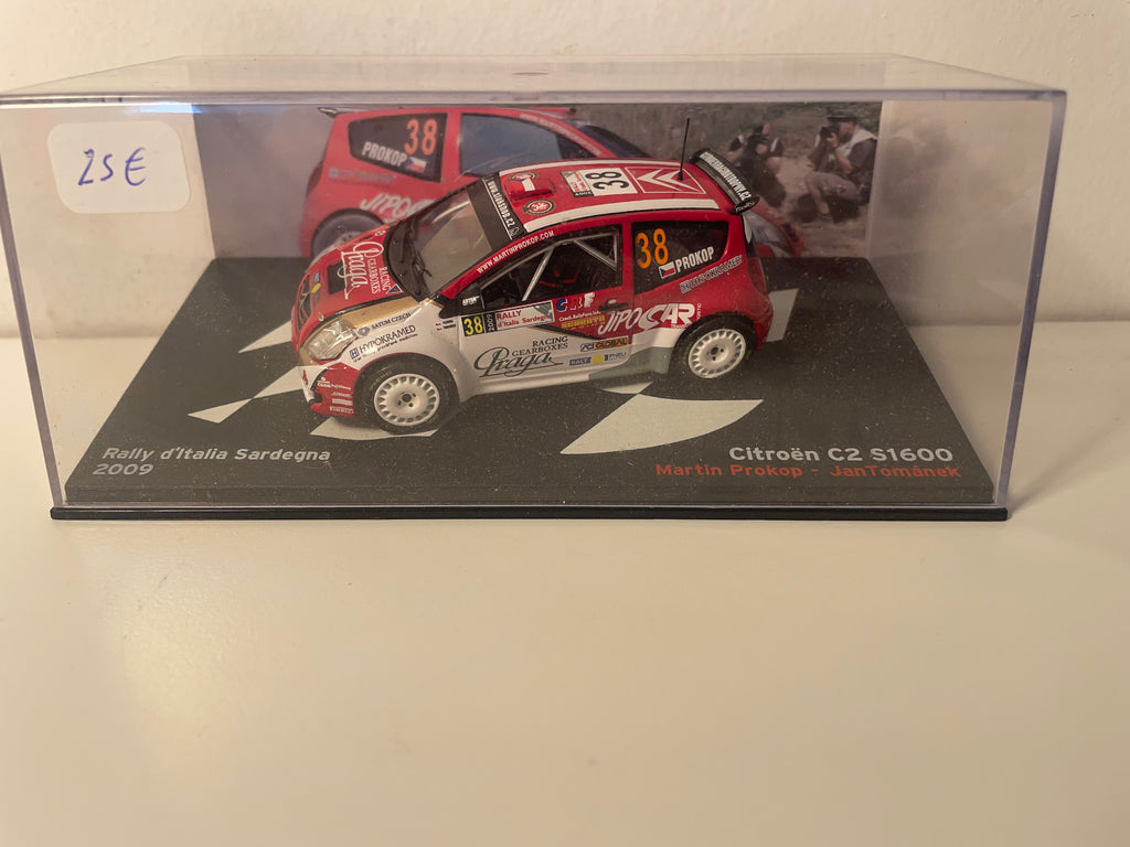 Citroën C2 S1600 czerwono-biała numer 38 - rajd Sardynii (Włochy) 2009