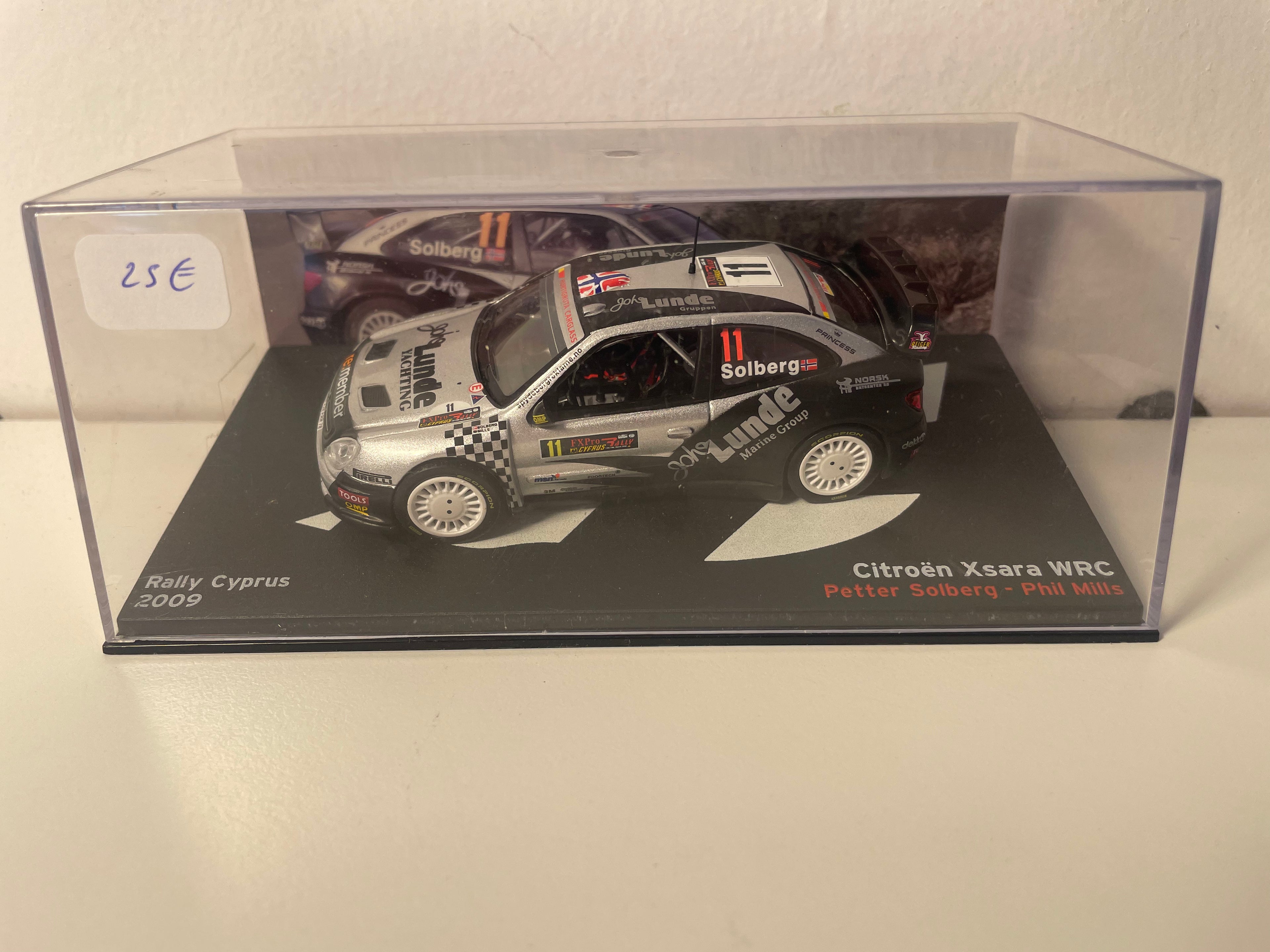 Citroën Xsara WRC grise et noire numéro 11 - rallye de Chypre de 2009