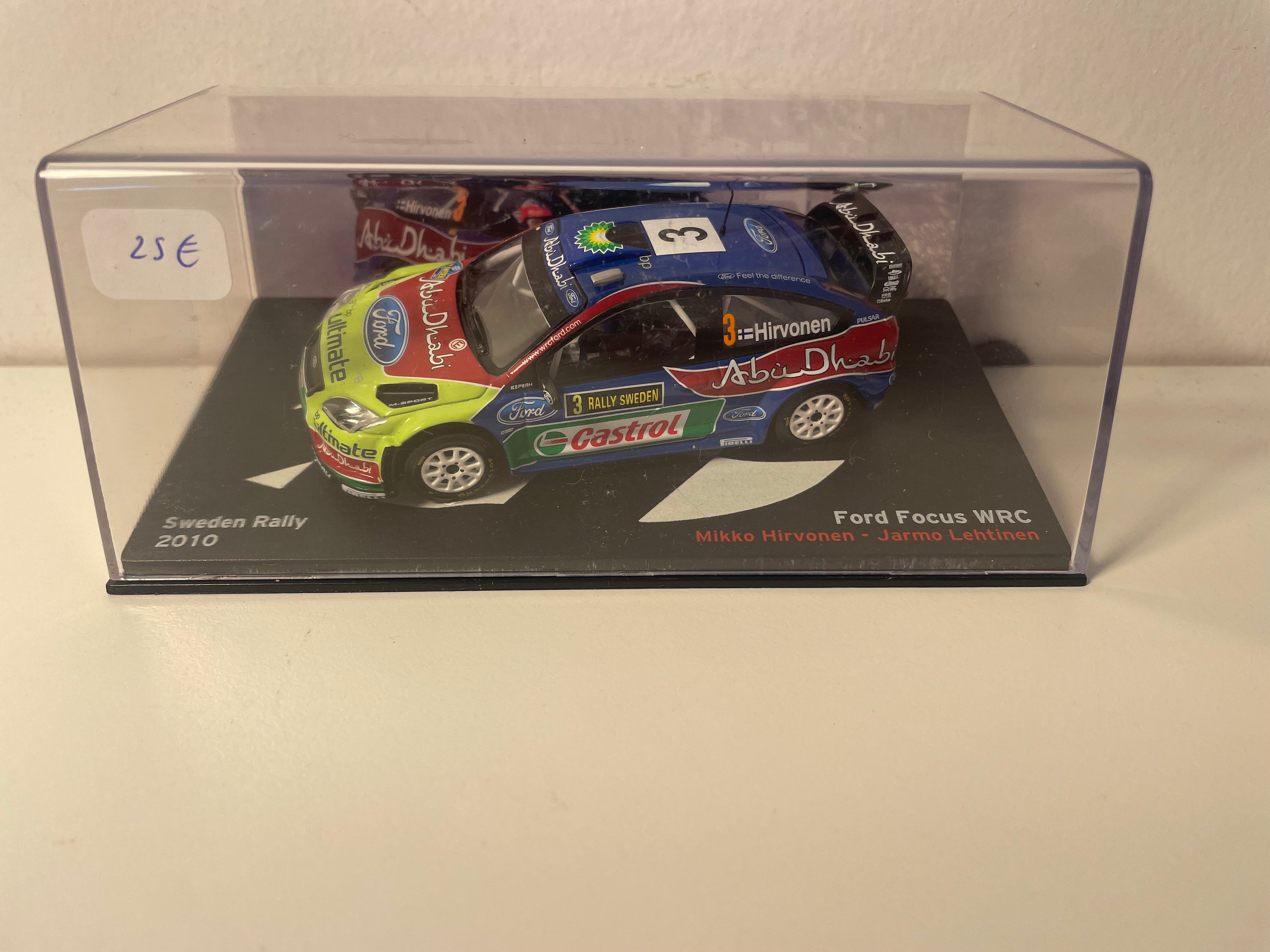 Ford Focus WRC bleue, rouge et verte? numéro 3 - rallye de Suède de 2010