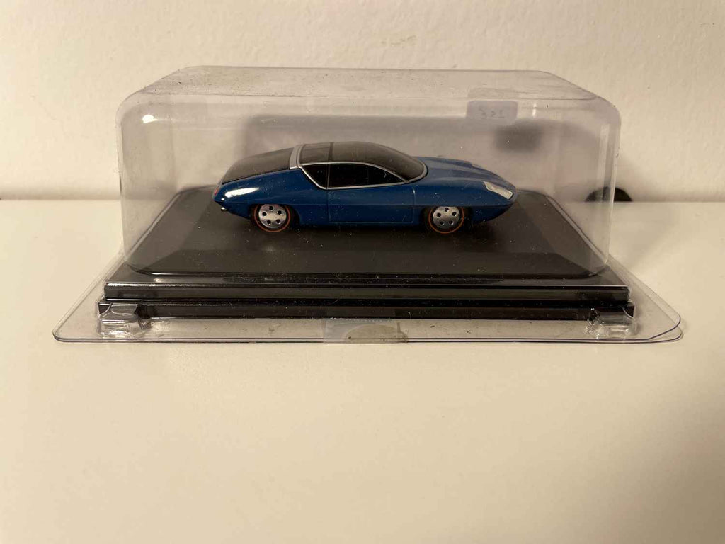 Renault Alpine A310 blu del 1968 - motore V8 Gordini 3 litri (studio)