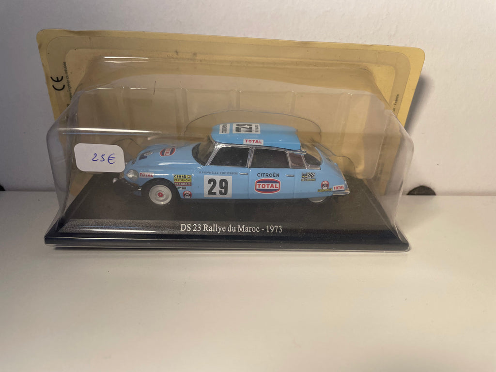 Citroën DS 23 bleue claire numéro 29 - rallye du Maroc de 1973