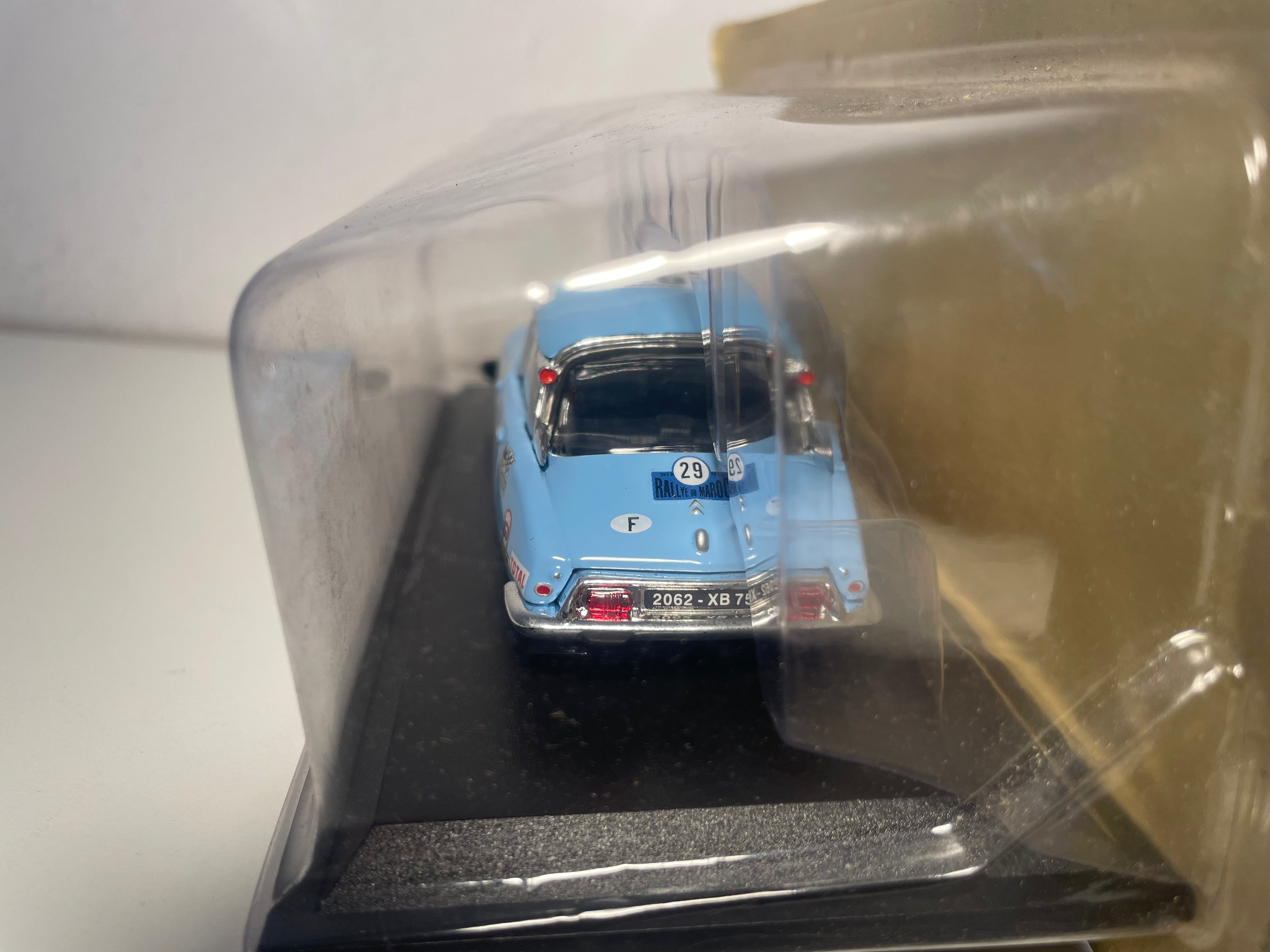 Citroën DS 23 bleue claire numéro 29 - rallye du Maroc de 1973