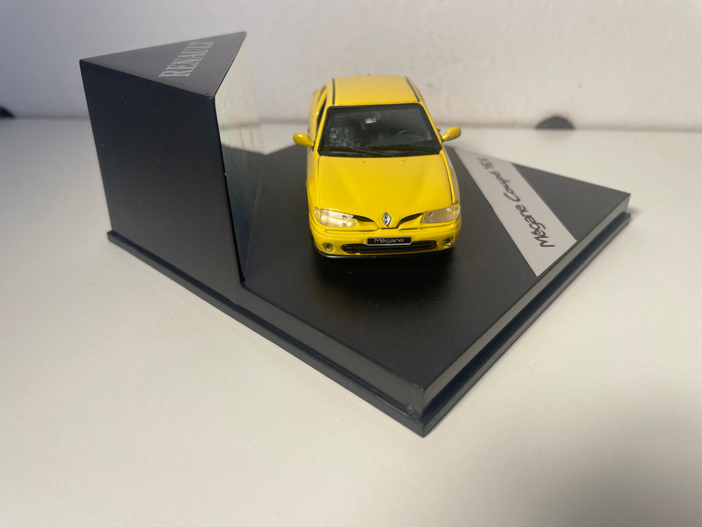 Renault Mégane coupé 16 V jaune - VITESSE (coffret boite carrée) sans la boite en carton