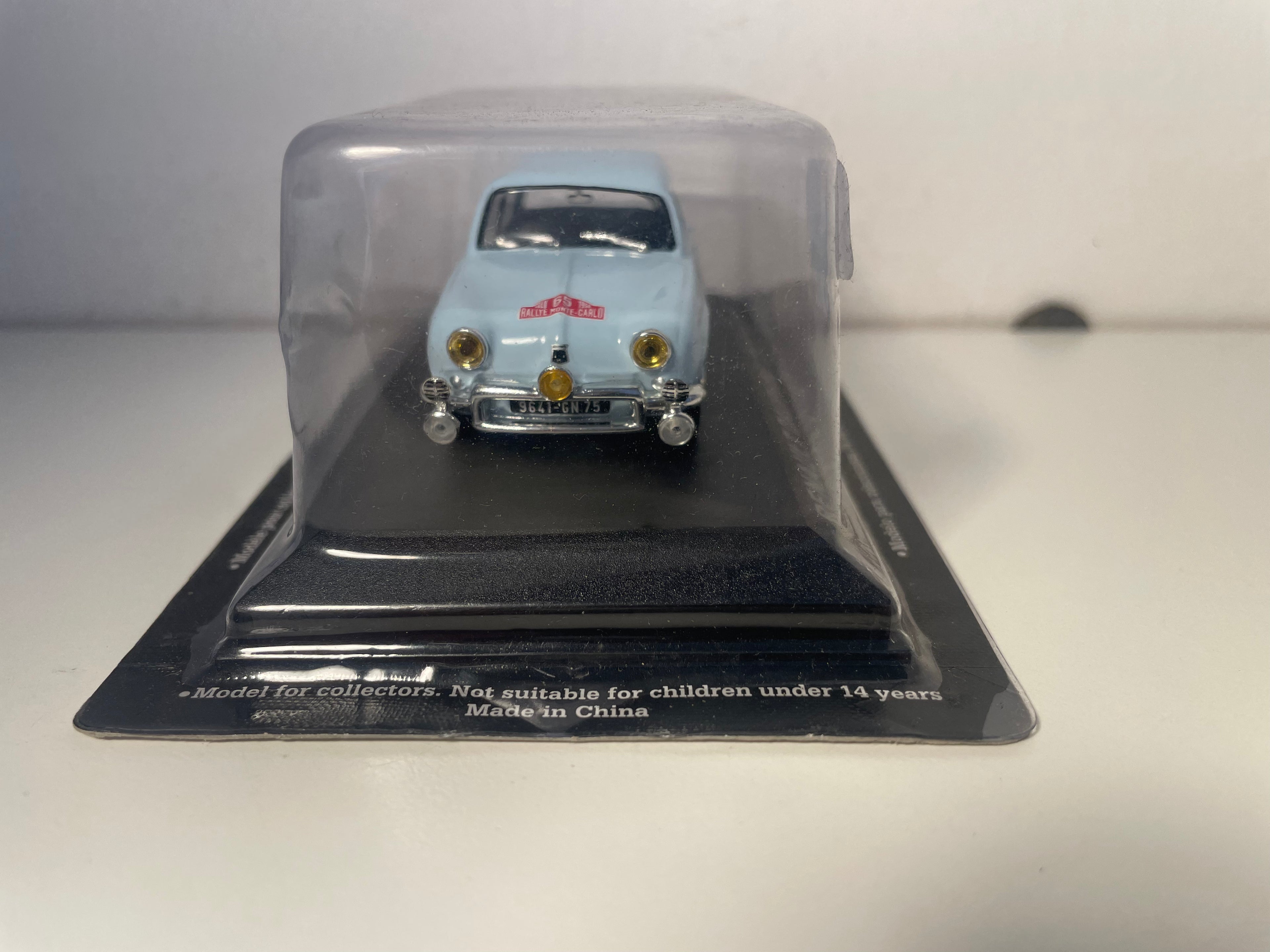 Renault dauphine bleue pâle numéro 65 - Rallye de Monté-Carlo de 1958 (blister)