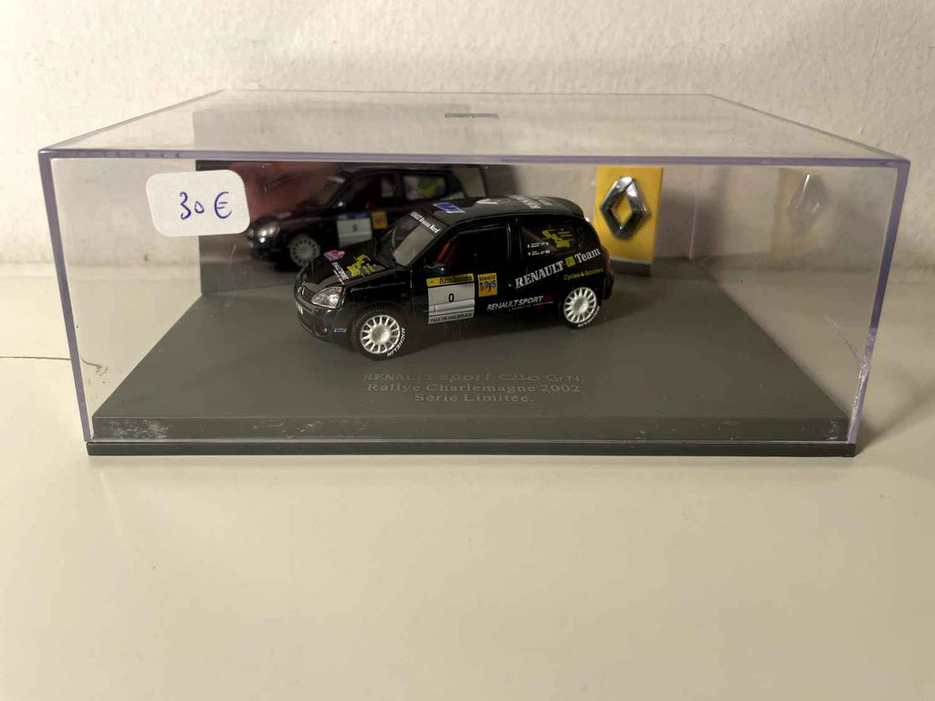 Renault Sport Clio Gr.N. dunkelgrün Rallye Charlemagne von 2002 (Rechteckiges Box-Set) - Universal Hobbies