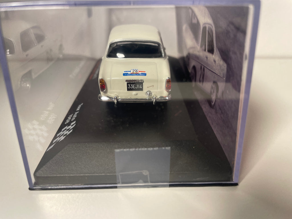 Alfa Romeo Giulietta TI bianca numero 28 - Tour Auto 1958
