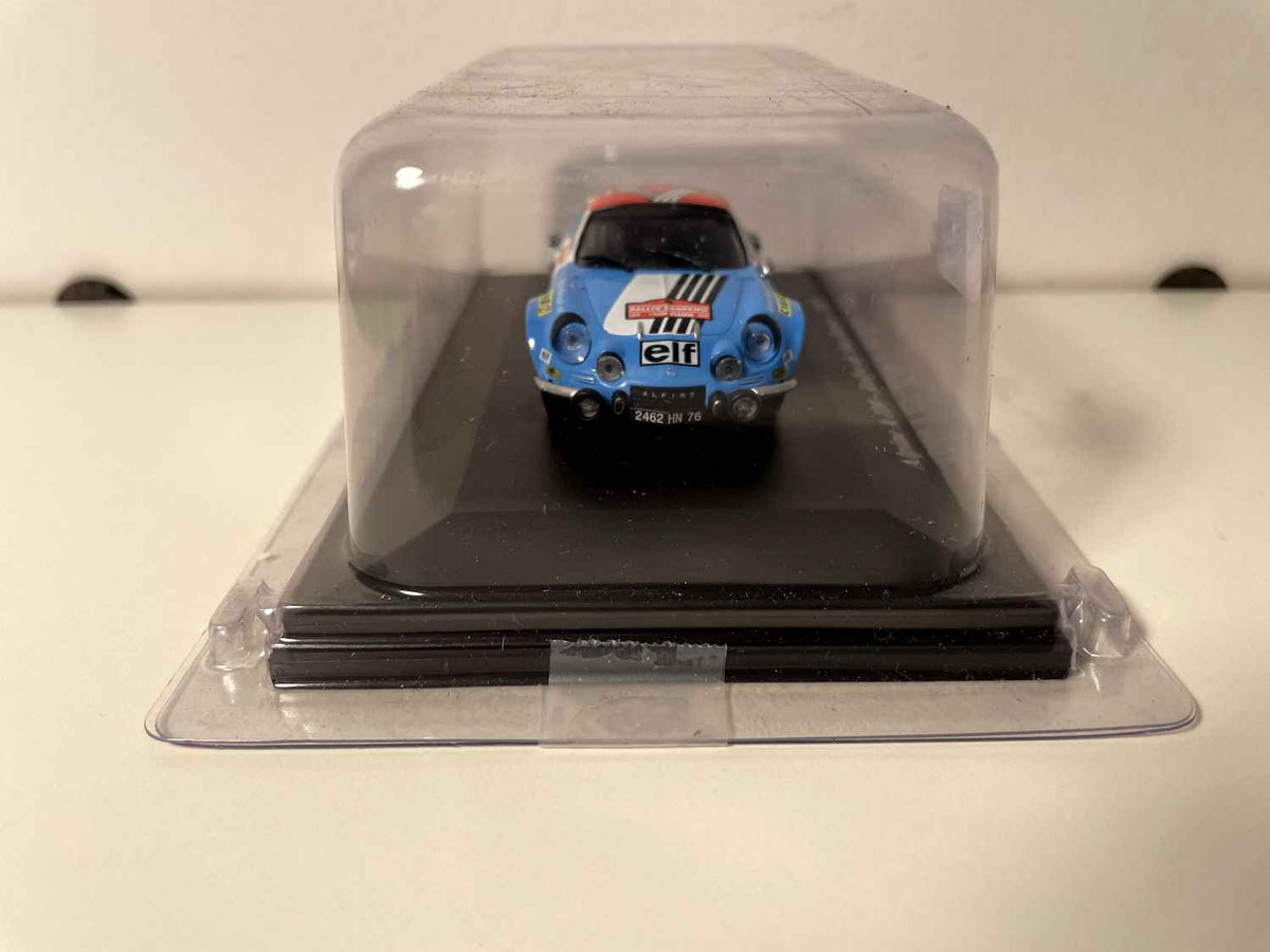 Renault alpine A110 blo, wäiss a rout Nummer 8 - San-Rémo Rallye 1973 (an Blister)