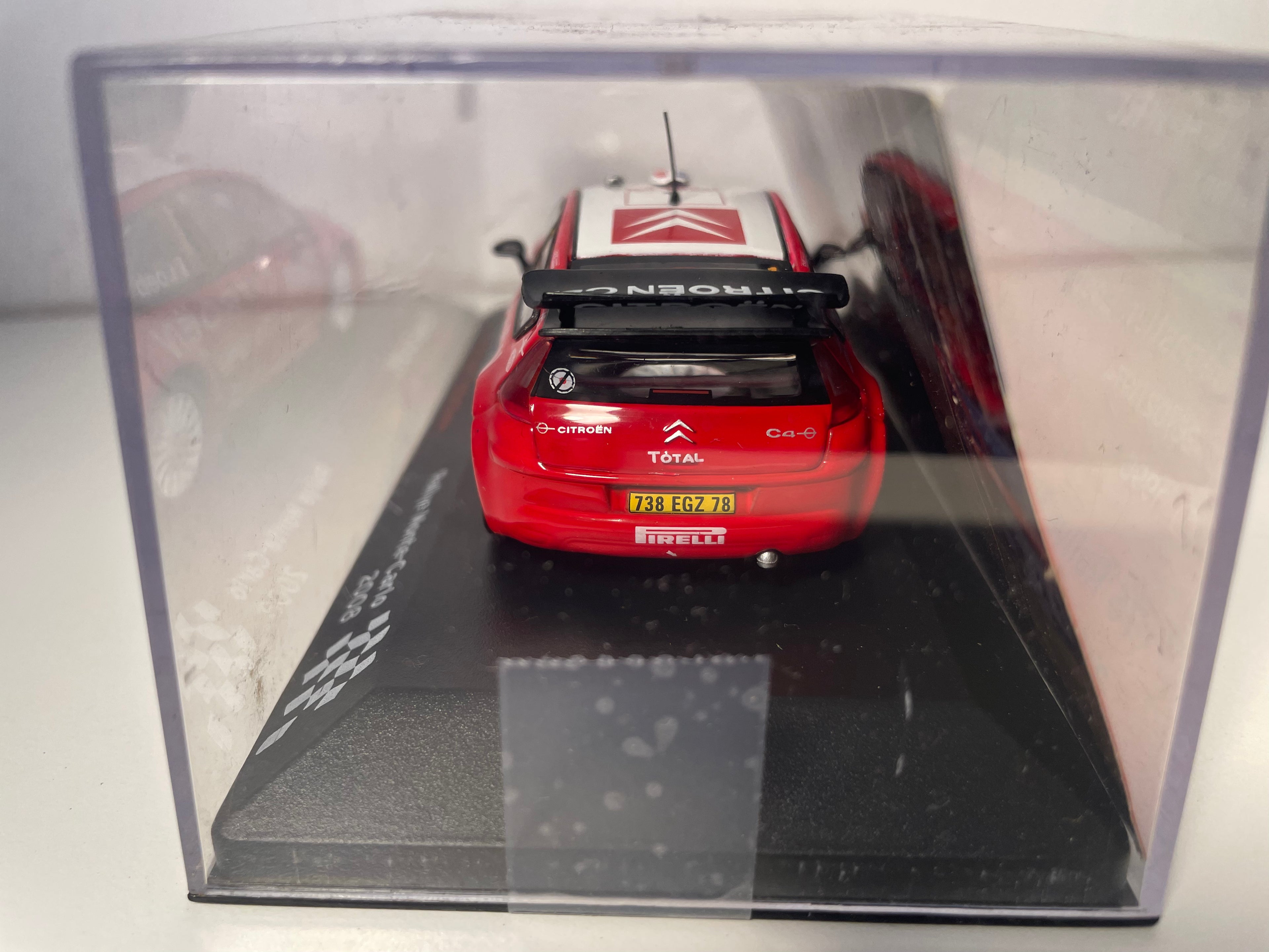 Citroën C4 WRC rouge et blanche numéro 1 - rallye de Monté-Carlo 2008