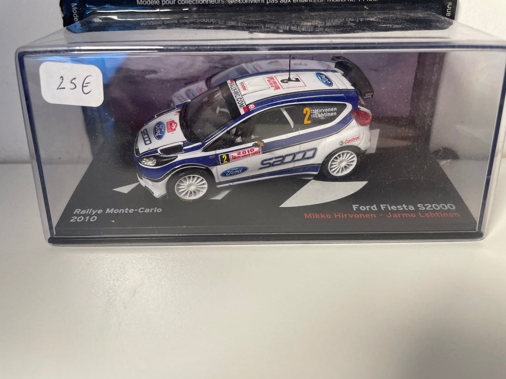Ford Fiesta S2000 blanche et bleue numéro 2 - rallye de Monté-Carlo de 2010