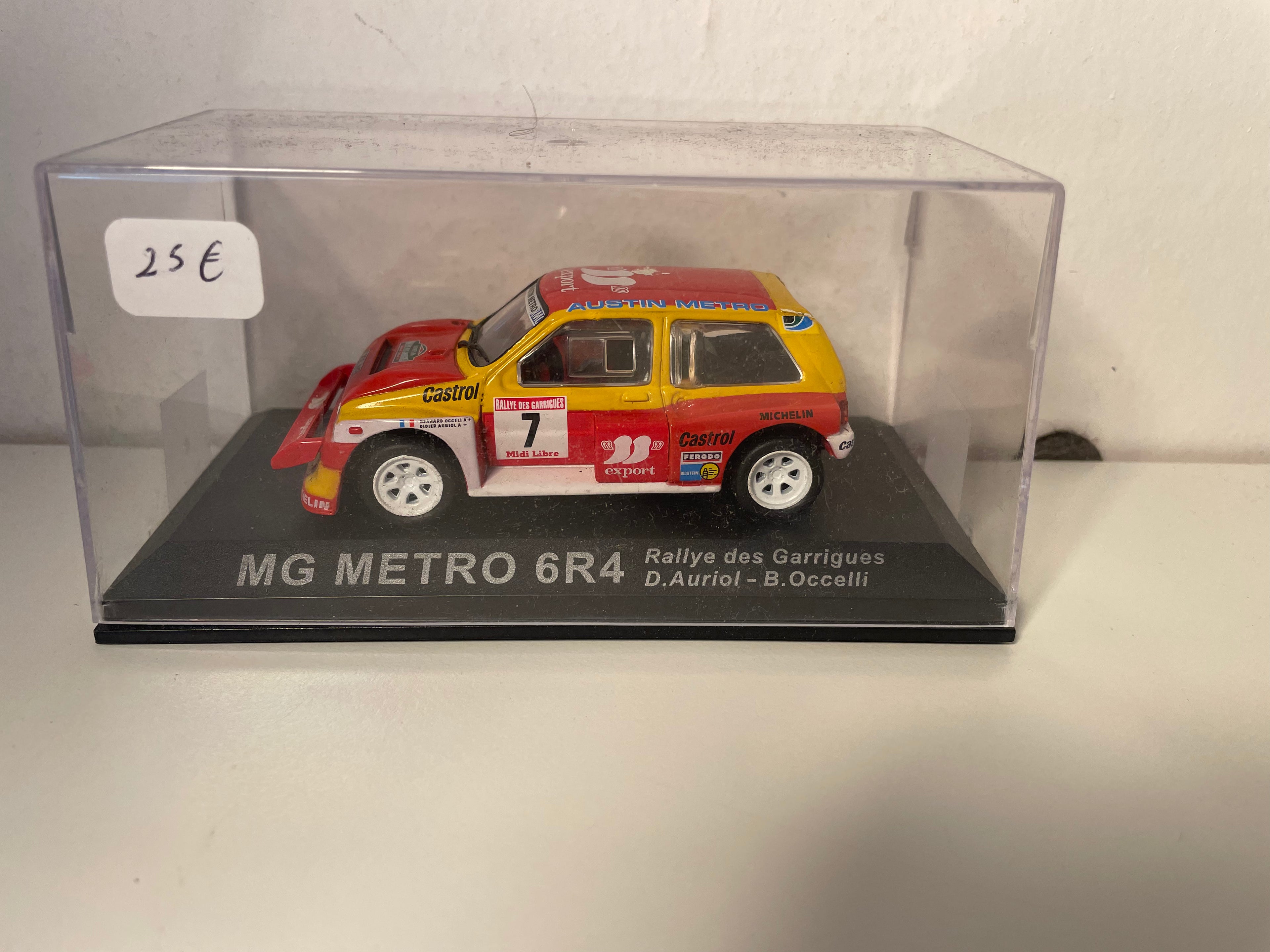 MG Métro 6R4 czerwony i pomarańczowy numer 7 - rajd Garrigues