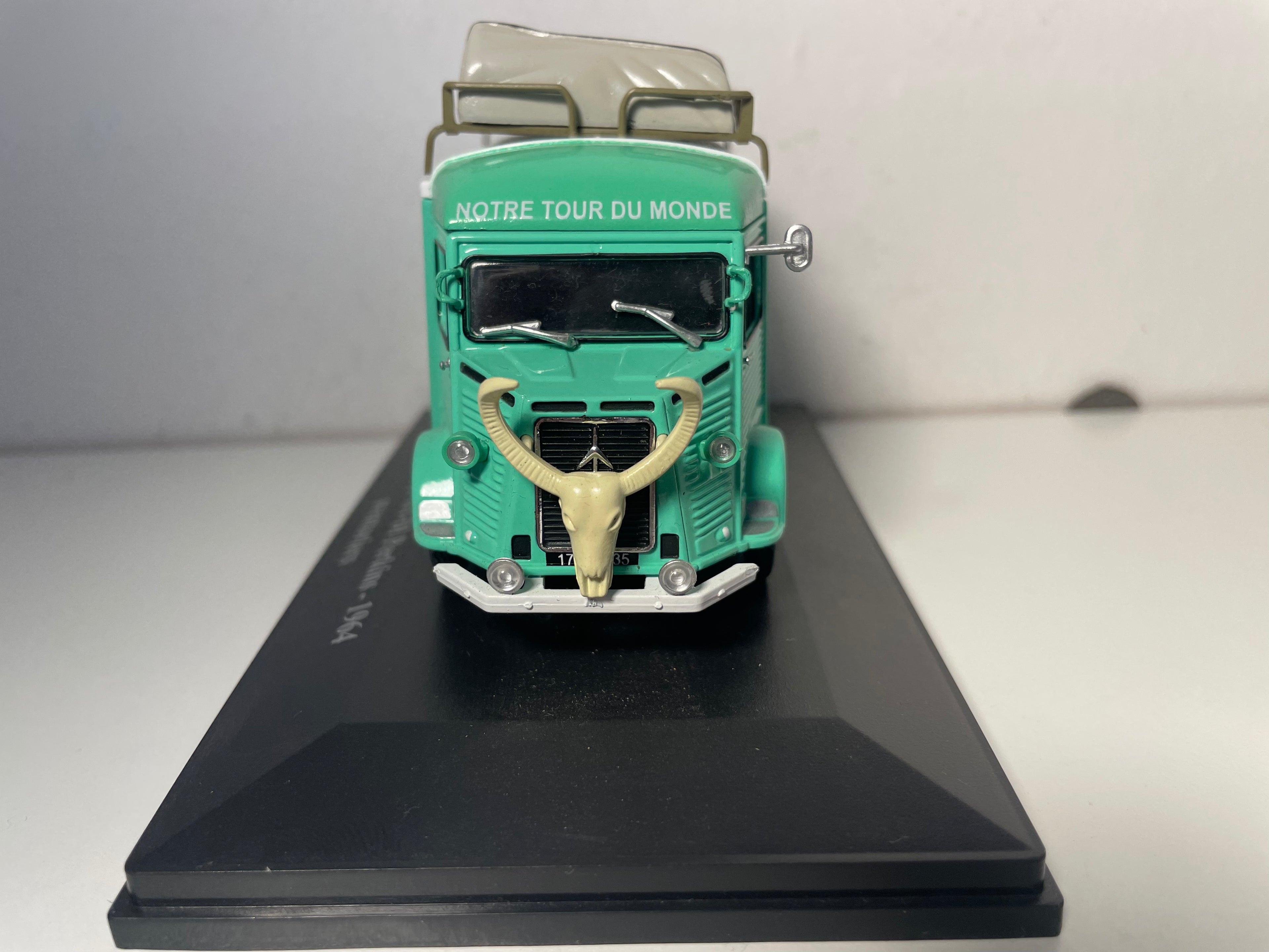 Citroën type HY-DI Perkins green from 1964 adventurers