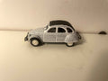 Citroën 2 CV 6 wäiss mat schwaarze Schreiwungen (Texter vum Jacques Prévert) - Norev