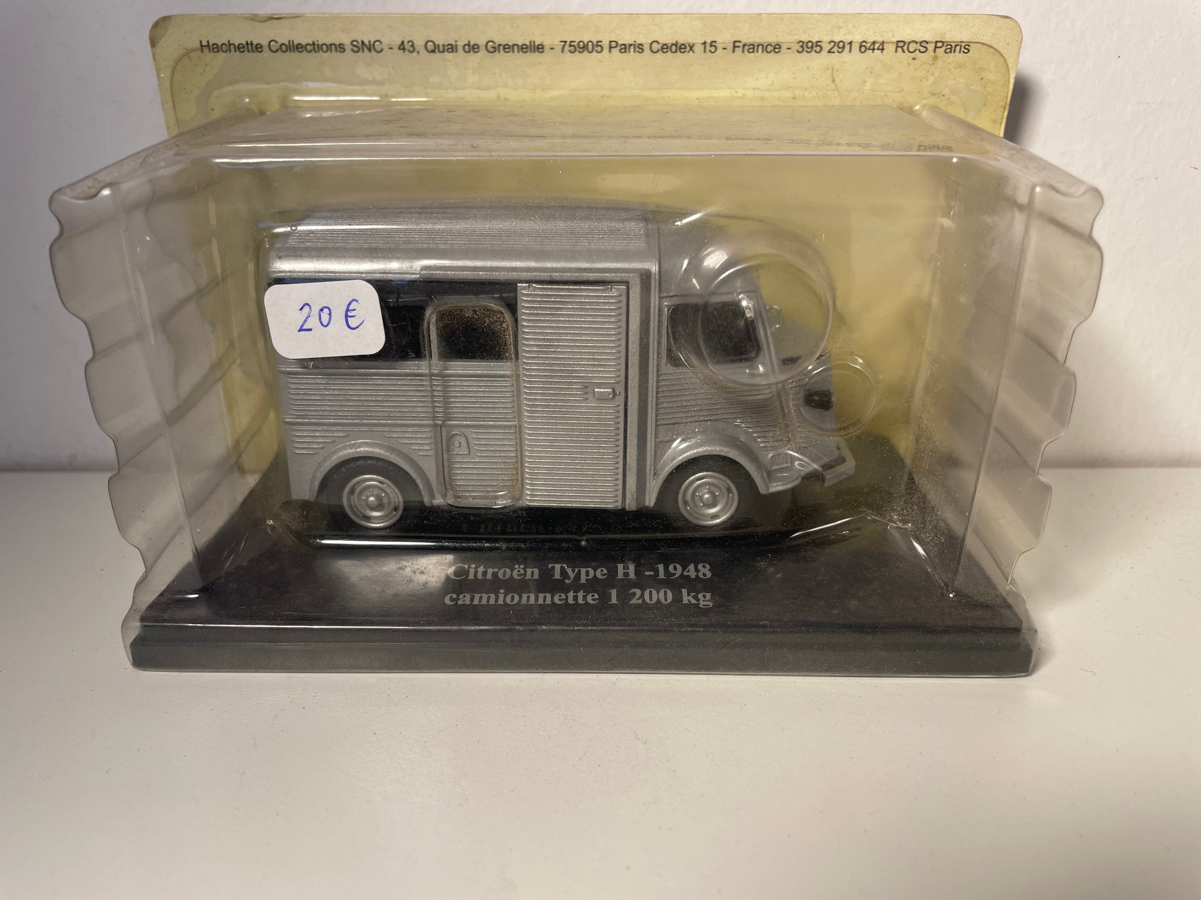 1948 grijze Citroën type H (1200 kg bestelwagen)