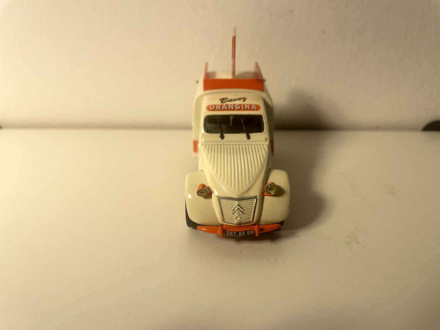 Citroën 2 CV AZU furgonetka pomarańczowa i kremowa z reklamą ORANGINA - Norev