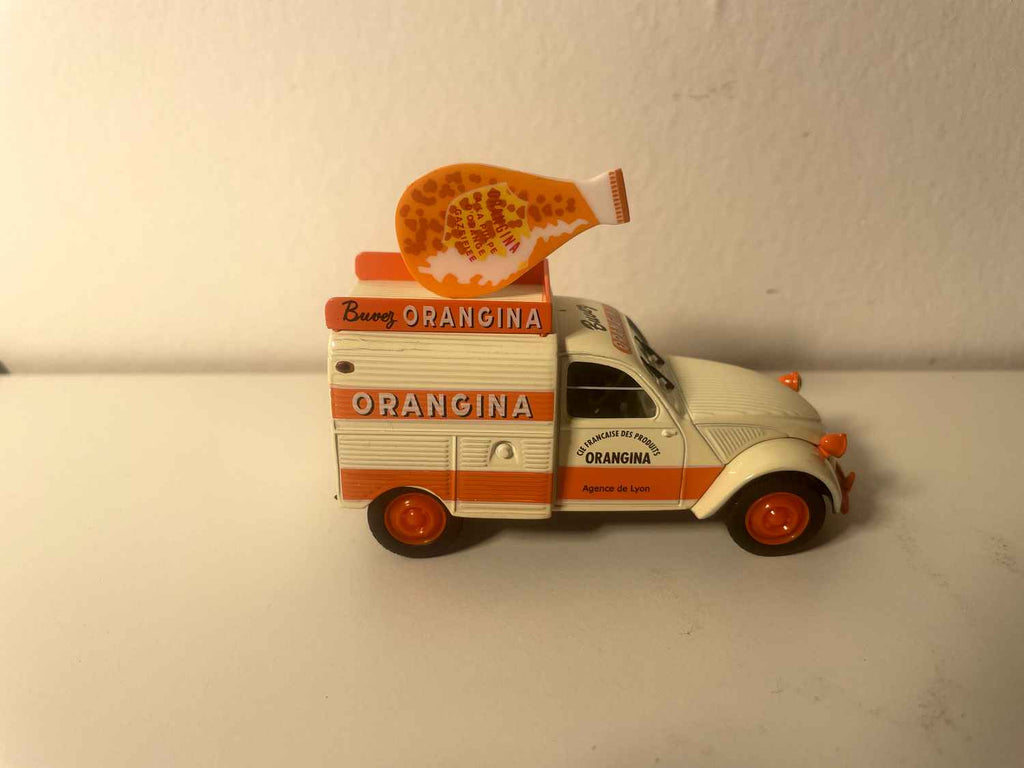 Citroën 2 CV AZU furgonetka pomarańczowa i kremowa z reklamą ORANGINA - Norev