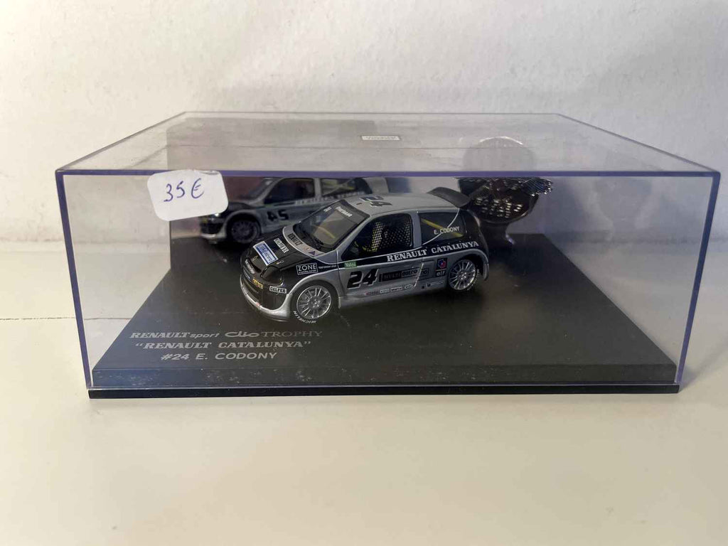 Renault Sport Clio Trophy "Renault Catalunya" gris y negro número 24 (caja rectangular) - EAGLE Collectibles por Universal Hobbies