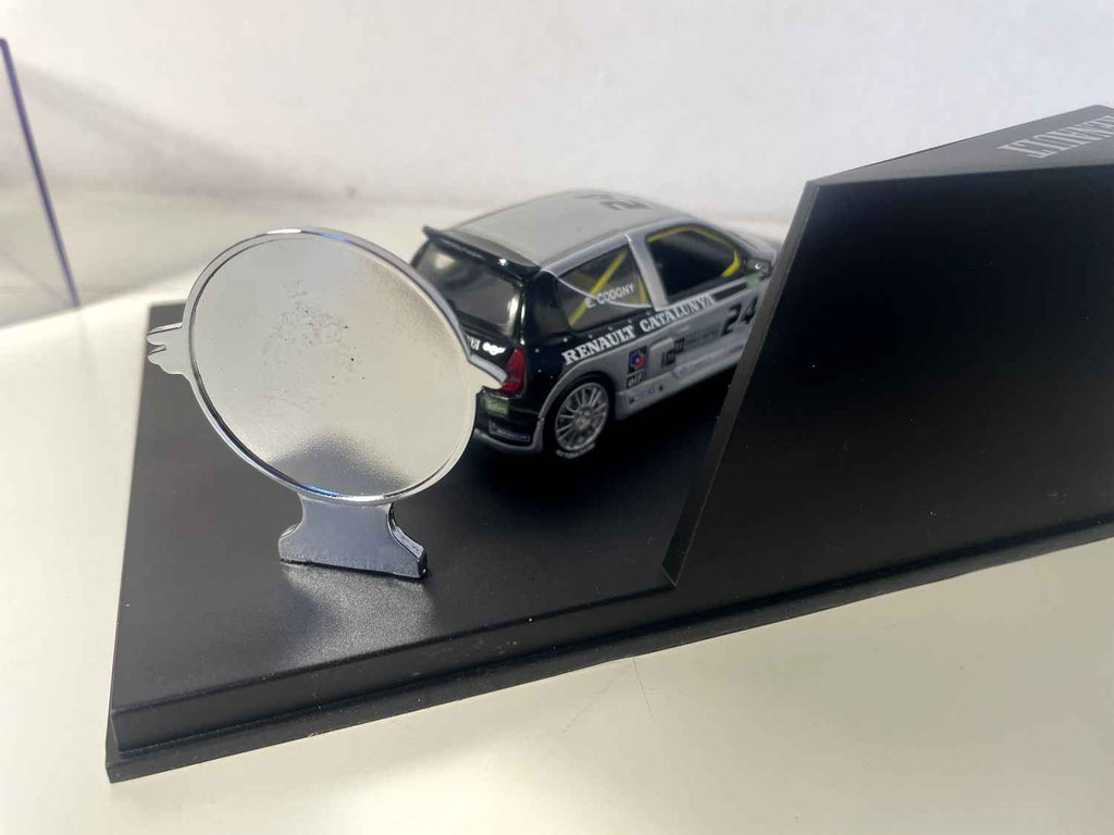 Renault Sport Clio Trophy "Renault Catalunya" gris y negro número 24 (caja rectangular) - EAGLE Collectibles por Universal Hobbies